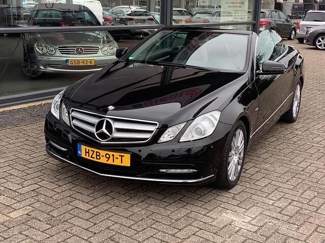 Zwart Gebruikt 2012 Mercedes E300 Avantgarde Cabriolet | € 19.995 (Super prijs) - Afbeelding 1/3