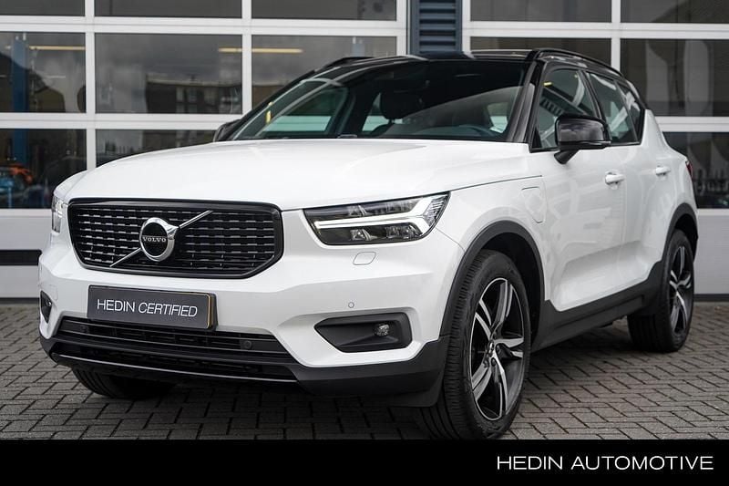 Wit Gebruikt 2019 Volvo XC40 R-Design SUV | € 29.995 (Iets duurder) - Afbeelding 1/4