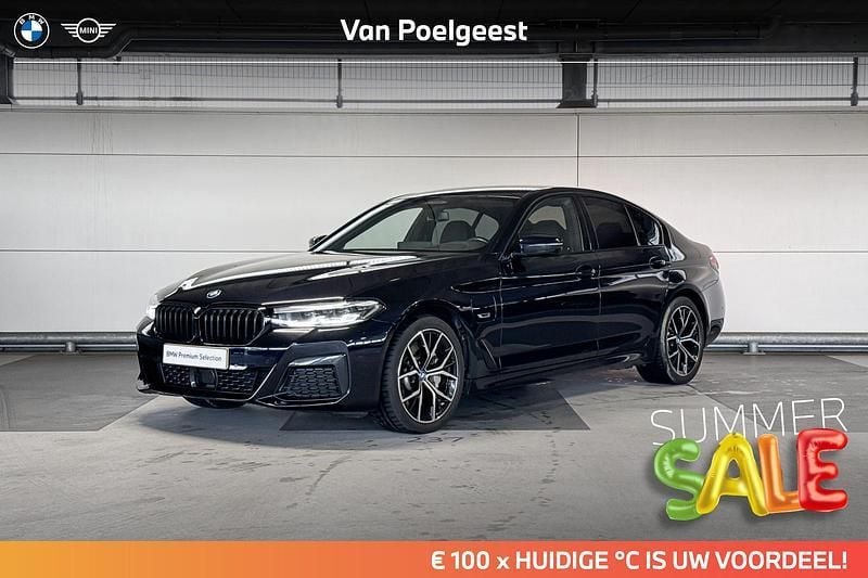 Zwart, metallic lak Gebruikt 2023 BMW 530e M Sport Sedan | € 47.900 (Iets duurder) - Afbeelding 1/4