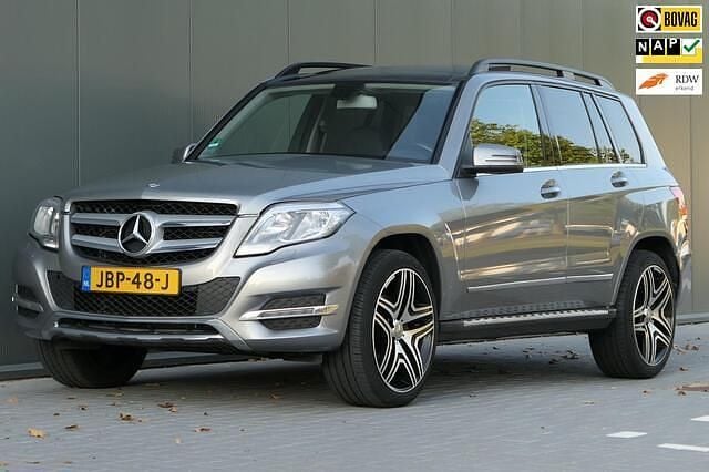 Grijs Gebruikt 2013 Mercedes GLK350 Prestige SUV | € 18.940 - Afbeelding 1/4