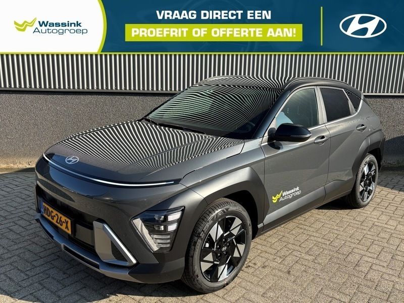 Grijs Gebruikt 2025 Hyundai Kona Comfort SUV | € 36.440 (Duur) - Afbeelding 1/4