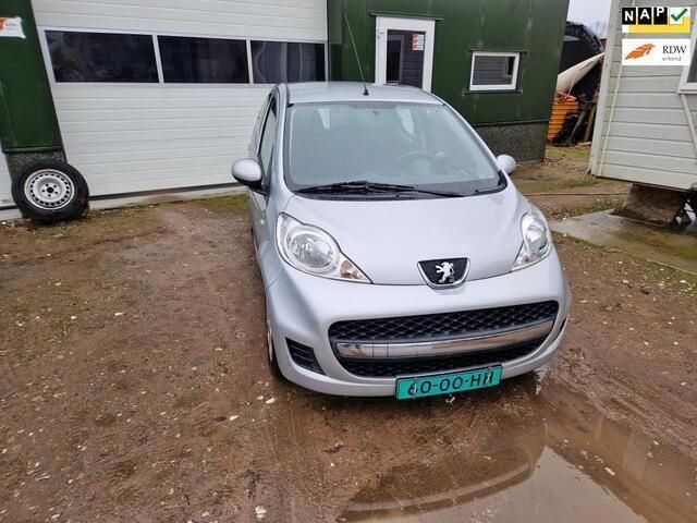 Grijs Gebruikt 2010 Peugeot 107 Hatchback | € 3.250 (Eerlijke prijs) - Afbeelding 1/4