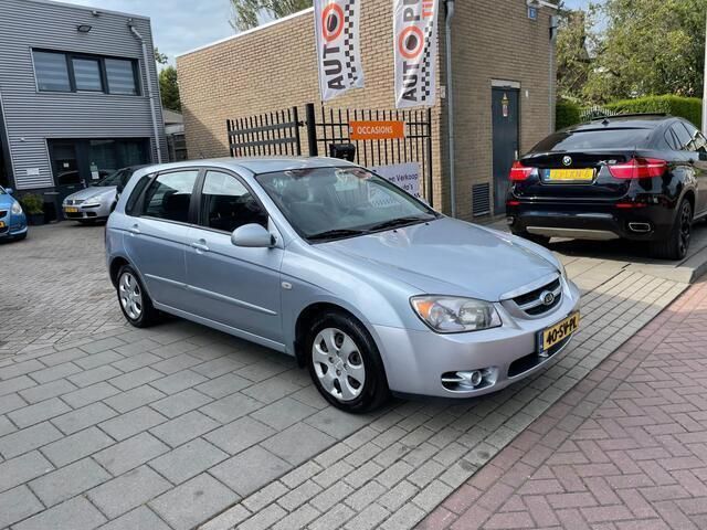 Occasion Kia Cerato LX 105 PK (77 kW) 2006 Blauw, metallic lak Sedan