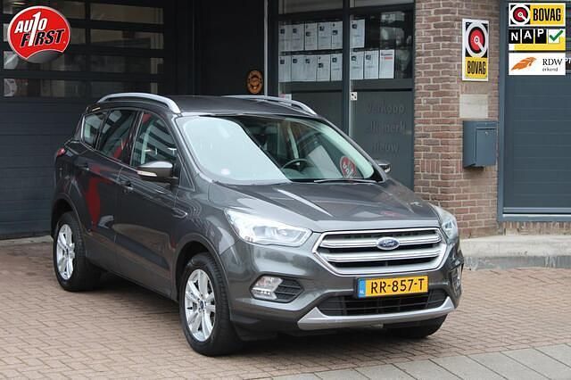 Grijs Occasion 2018 Ford Kuga Trend SUV | € 12.995 (Super prijs) - Afbeelding 1/4