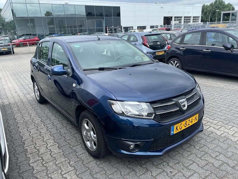 Blauw Gebruikt 2016 Dacia Sandero Lauréate Hatchback | € 10.840 (Eerlijke prijs) - Afbeelding 1/3