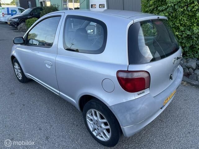 Occasion Toyota Yaris Terra 68 PK (50 kW) 1999 Grijs Hatchback