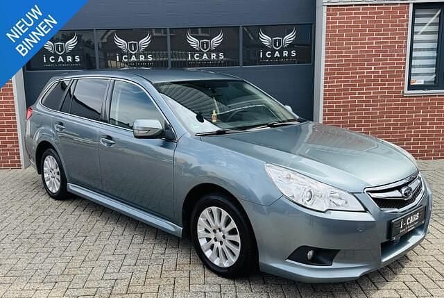 Groen Gebruikt 2010 Subaru Legacy Stationwagen | € 6.950 (Eerlijke prijs) - Afbeelding 1/4