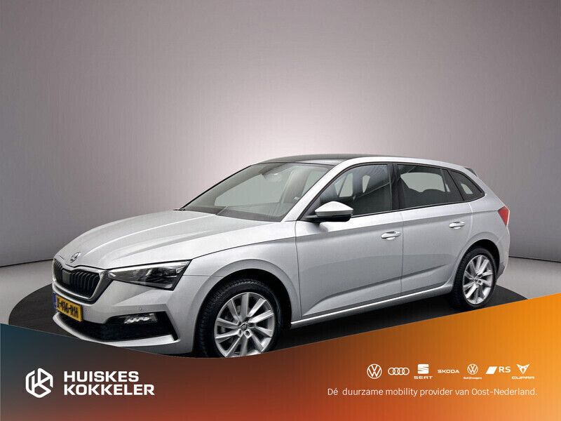 Grijs Gebruikt 2024 Skoda Scala Business Line Hatchback | € 24.400 (Iets duurder) - Afbeelding 1/4