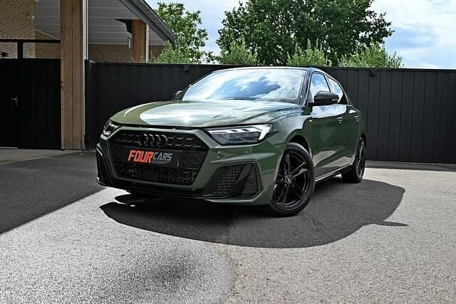 Nieuw Audi A1 Sportback S-Line 116 PK (85 kW) 2025 Groen Hatchback
