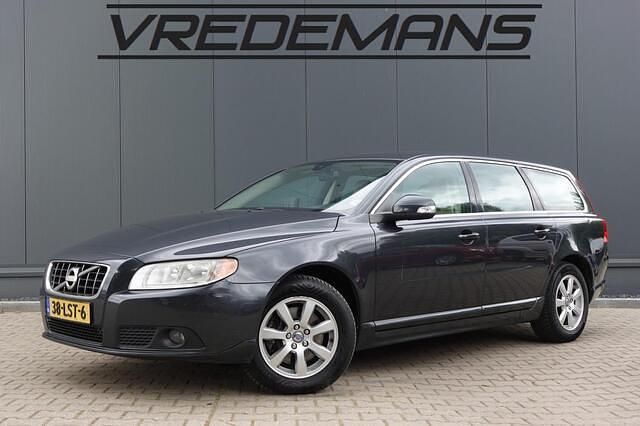 Grijs Gebruikt 2010 Volvo V70 Kinetic Stationwagen | € 3.750 (Iets duurder) - Afbeelding 1/4
