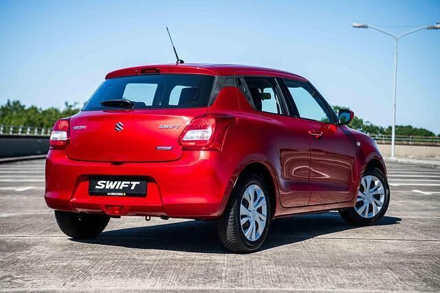 Rood Gebruikt 2020 Suzuki Swift Comfort Hatchback | € 13.445 (Goede deal) - Afbeelding 1/4
