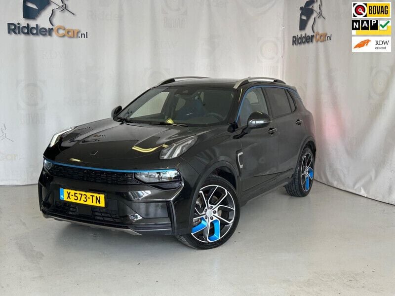 Zwart, metallic lak Gebruikt 2024 Lynk & Co 01 SUV | € 29.950 (Eerlijke prijs) - Afbeelding 1/4