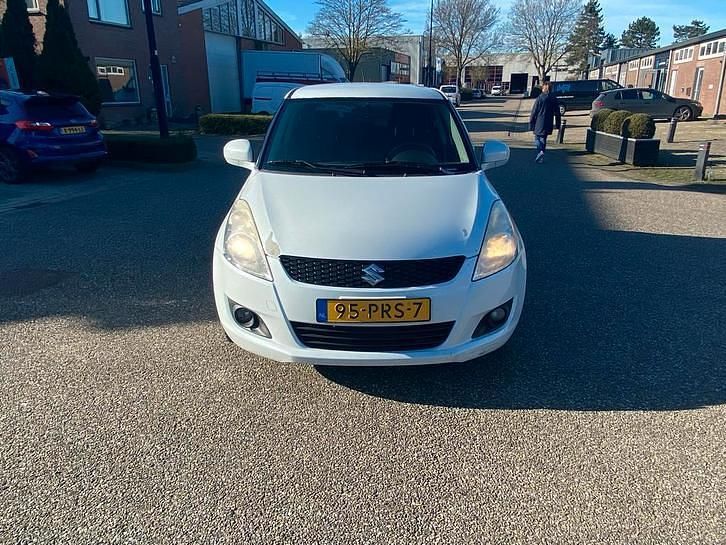 Occasion Suzuki Swift 93 PK (68 kW) 2011 Hatchback