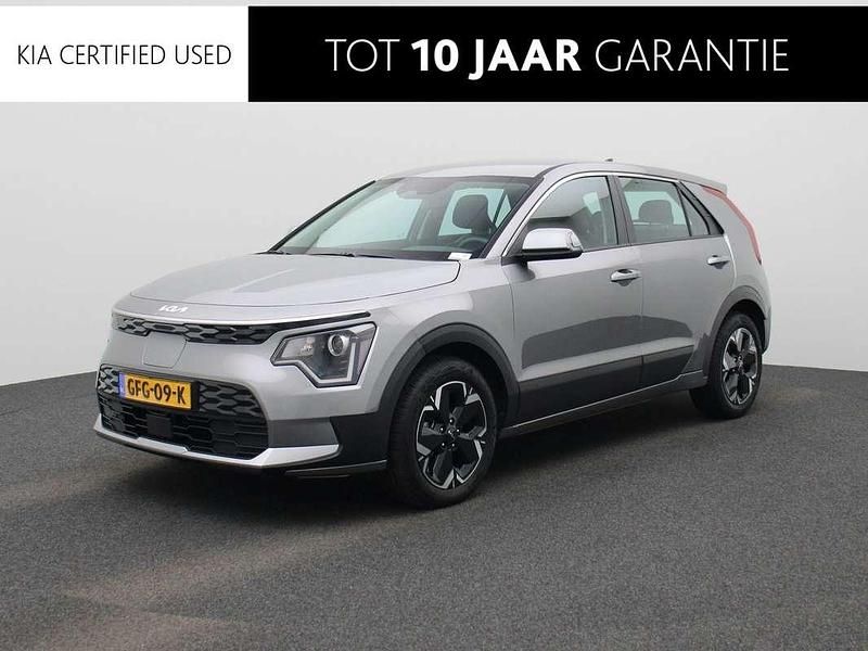 Grijs Gebruikt 2024 Kia e-Niro Light SUV | € 30.940 (Super prijs) - Afbeelding 1/2