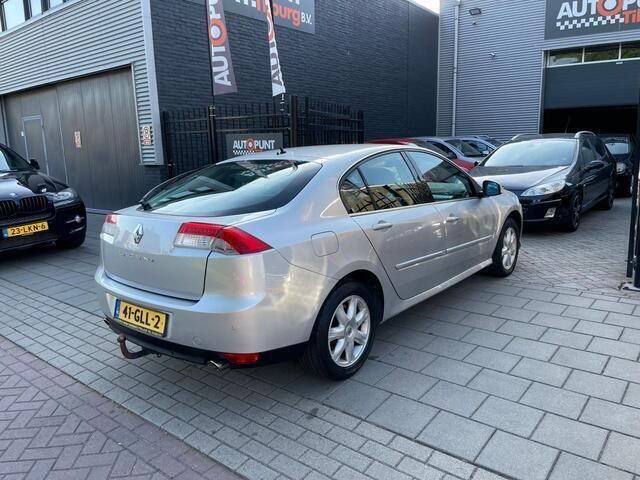 Occasion Renault Laguna III Dynamique 170 PK (125 kW) 2008 Grijs, metallic lak Hatchback