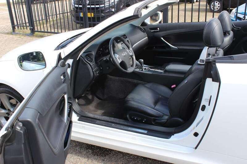 Occasion Lexus IS250 Luxury Line 208 PK (152 kW) 2012 Wit, metallic lak Cabriolet