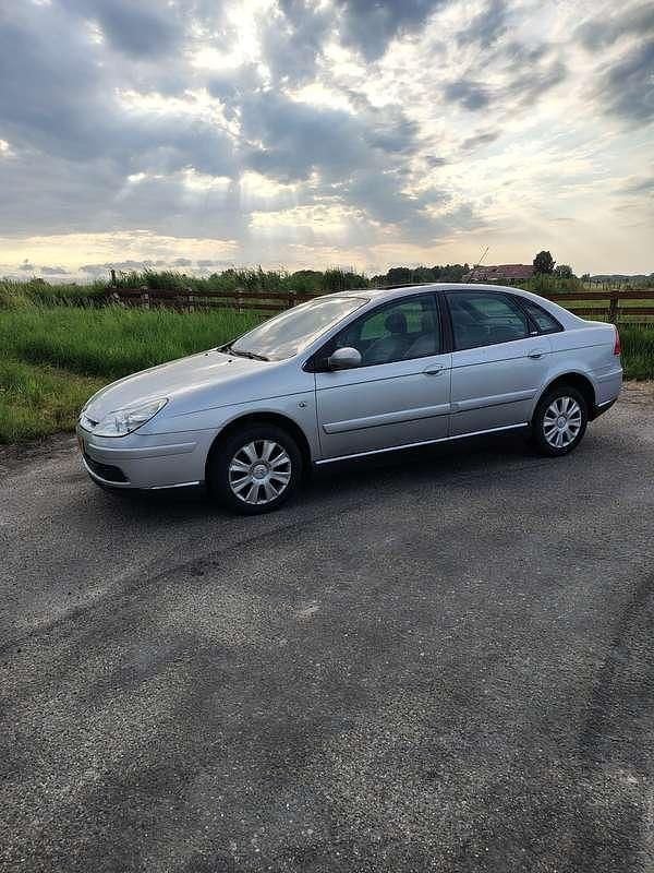 Zilver Gebruikt 2006 Citroën C5 Exclusive Hatchback | € 2.250 (Eerlijke prijs) - Afbeelding 1/4