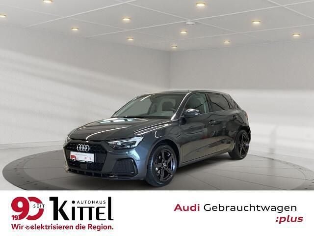 Grijs Gebruikt 2023 Audi A1 Advanced Plus Hatchback | € 26.139 (Eerlijke prijs) - Afbeelding 1/4