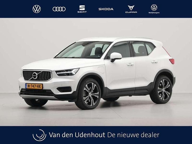Wit (metallic) Gebruikt 2021 Volvo XC40 Inscription SUV | € 30.940 (Goede deal) - Afbeelding 1/4