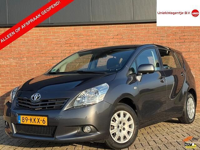 Grijs Occasion 2010 Toyota Verso MPV | € 9.995 (Eerlijke prijs) - Afbeelding 1/4
