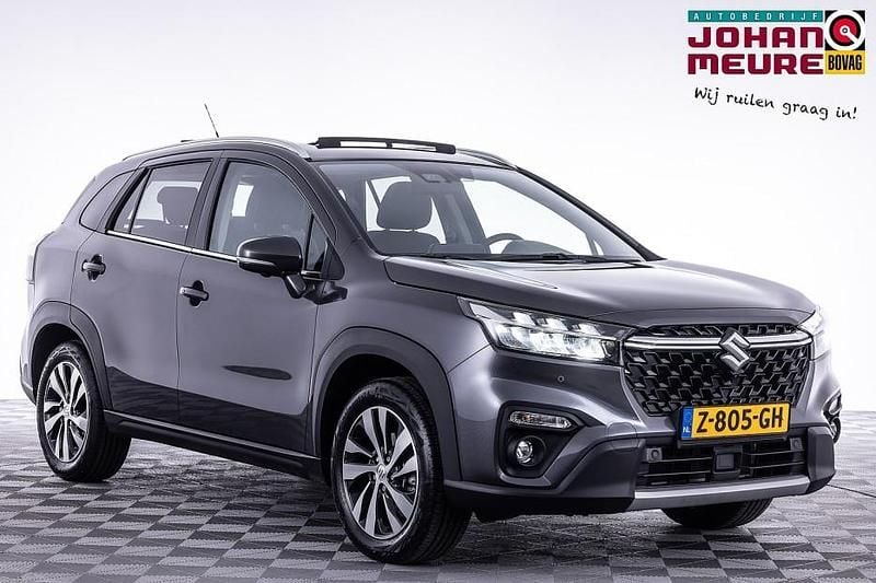 Grijs Gebruikt 2024 Suzuki SX4 S-Cross Style SUV | € 30.990 (Eerlijke prijs) - Afbeelding 1/4