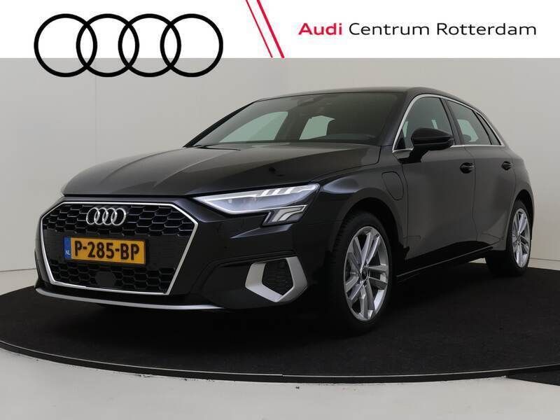 Zwart Gebruikt 2022 Audi A3 Sportback Business Hatchback | € 27.950 (Goede deal) - Afbeelding 1/4