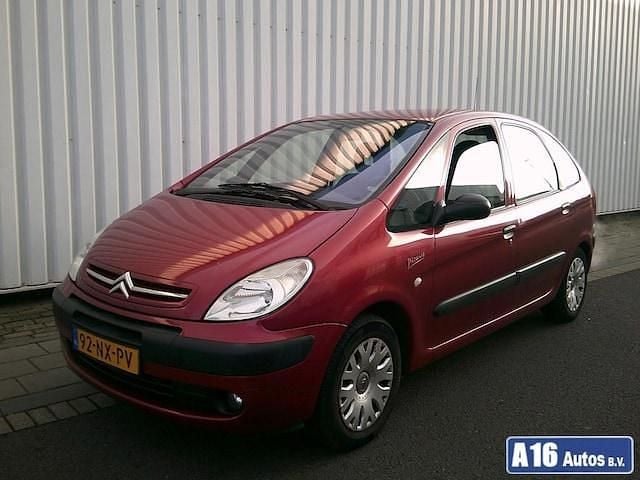 Occasion Citroën Xsara Picasso 136 PK (100 kW) 2004 Rood, metallic lak MPV