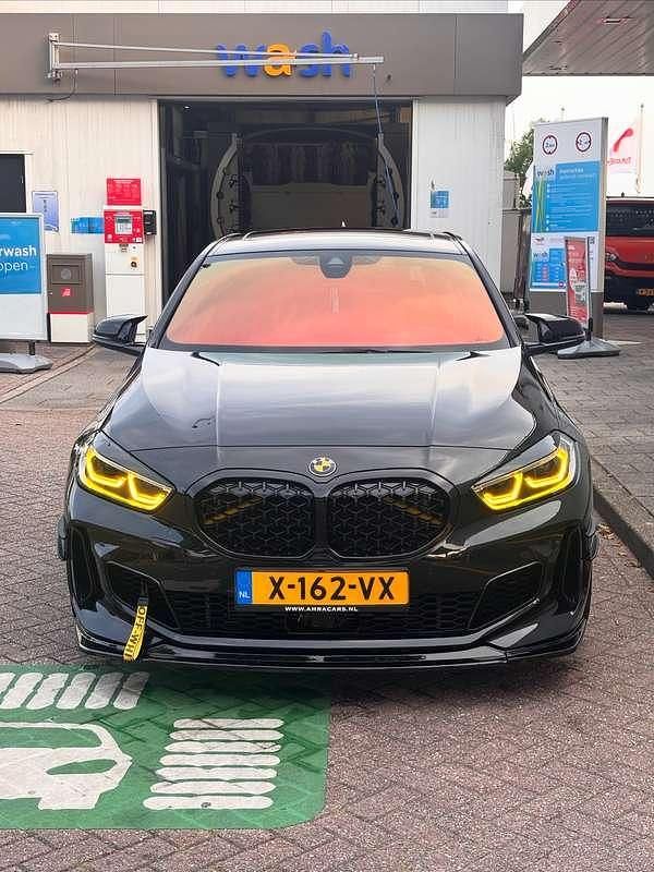 Zwart Gebruikt 2020 BMW 135 Hatchback | € 33.000 - Afbeelding 1/4