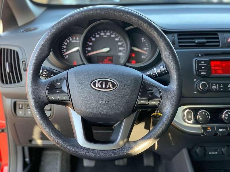 Occasion Kia Rio Plus 109 PK (80 kW) 2012 Rood Hatchback