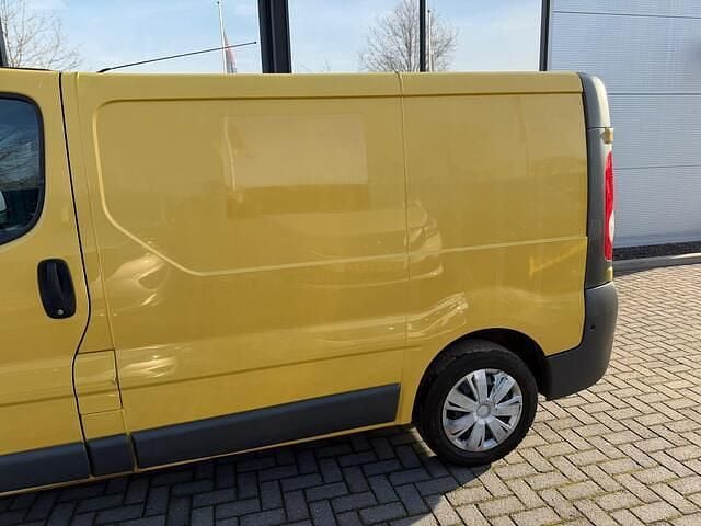 Occasion Opel Vivaro 114 PK (83 kW) 2011 Geel MPV