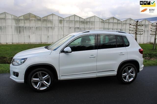 Wit Gebruikt 2015 VW Tiguan R-line Edition SUV | € 12.450 (Eerlijke prijs) - Afbeelding 1/4
