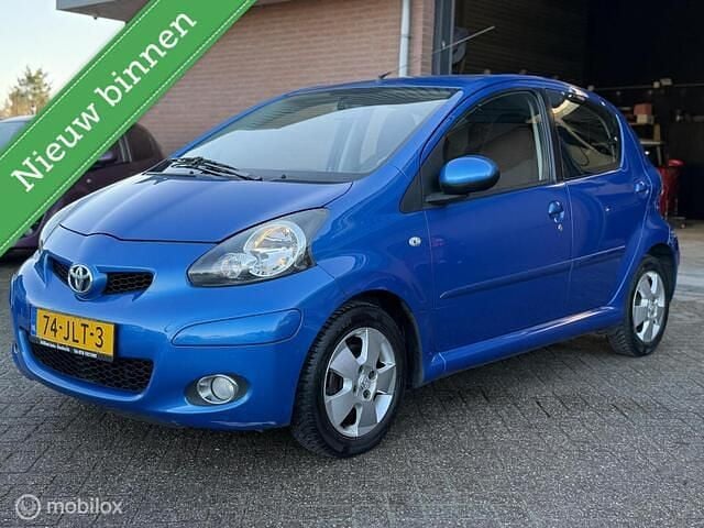 Occasion Toyota Aygo 68 PK (50 kW) 2009 Blauw Hatchback