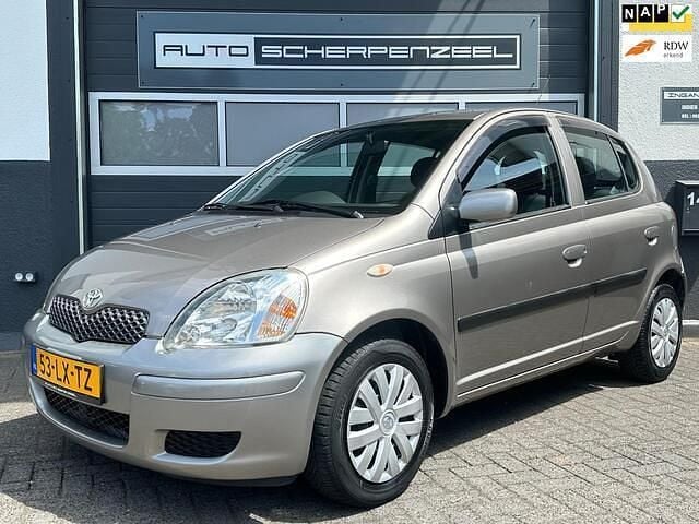 Grijs Gebruikt 2003 Toyota Yaris Verso Sol MPV | € 3.385 (Eerlijke prijs) - Afbeelding 1/4