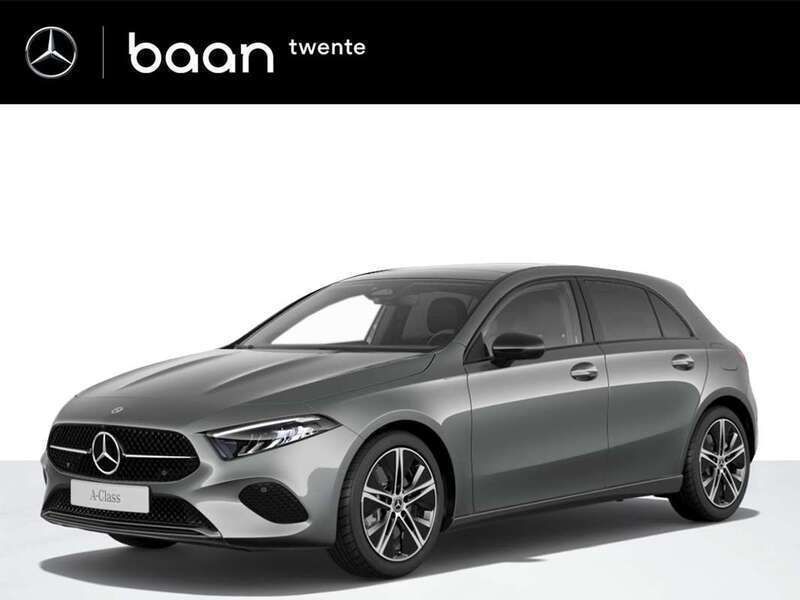 Grijs Nieuw 2024 Mercedes A250 Luxury Hatchback | € 45.854 - Afbeelding 1/4
