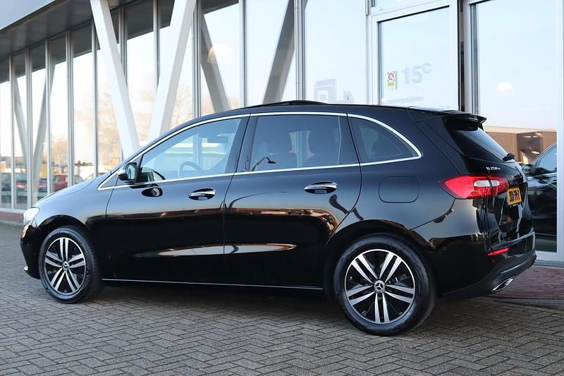 Occasion Mercedes B250e Luxury 218 PK (160 kW) 2022 Zwart MPV