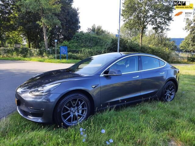 Grijs Gebruikt 2019 Tesla Model 3 Long Range AWD Sedan | € 16.900 (Goede deal) - Afbeelding 1/4