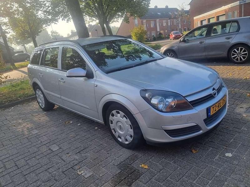 Zilver Occasion 2005 Opel Astra Enjoy Stationwagen | € 1.100 (Eerlijke prijs) - Afbeelding 1/4