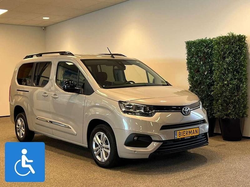 Bruin Gebruikt 2023 Toyota Proace Verso City Stationwagen | € 49.950 - Afbeelding 1/3