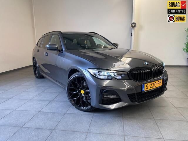 Grijs Gebruikt 2021 BMW 320 Shadowline Stationwagen | € 35.950 (Duur) - Afbeelding 1/4
