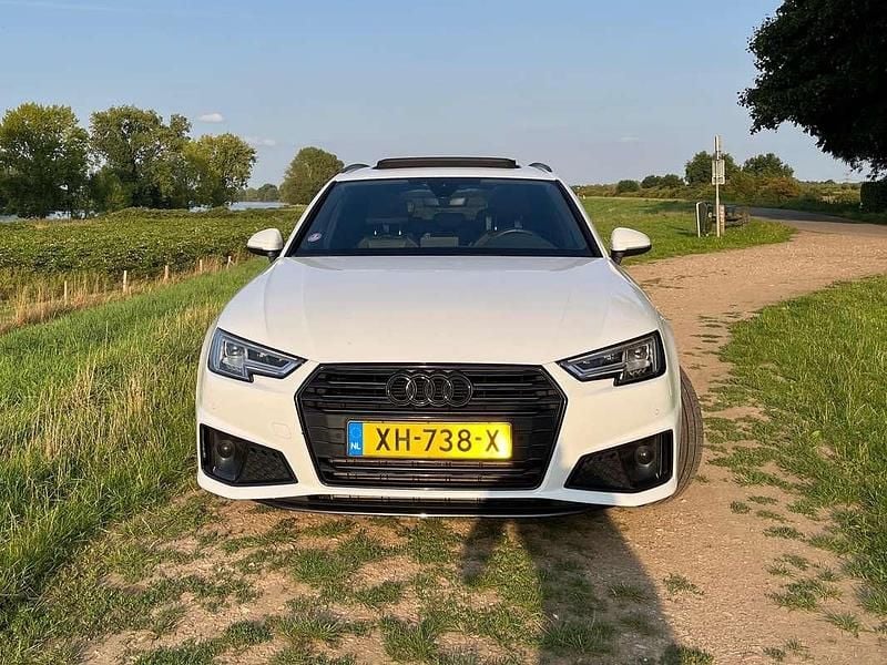 Wit Gebruikt 2019 Audi A4 S-Line Stationwagen | € 19.000 (Super prijs) - Afbeelding 1/4