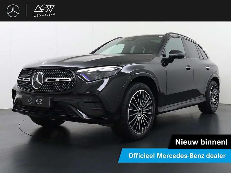 Zwart Nieuw 2025 Mercedes GLC300e Sport Edition SUV | € 79.999 (Goede deal) - Afbeelding 1/4