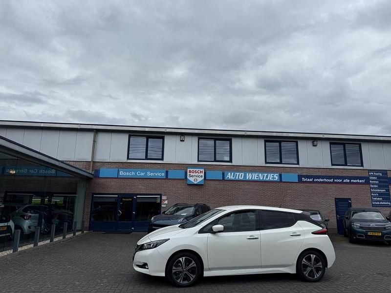 Wit Gebruikt 2020 Nissan Leaf N-Connecta Hatchback | € 12.450 (Goede deal) - Afbeelding 1/4