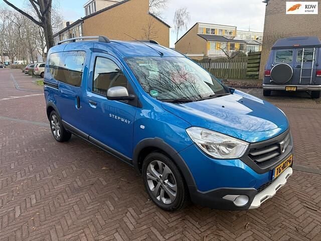 Blauw Occasion 2016 Dacia Dokker MPV | € 6.350 (Eerlijke prijs) - Afbeelding 1/4