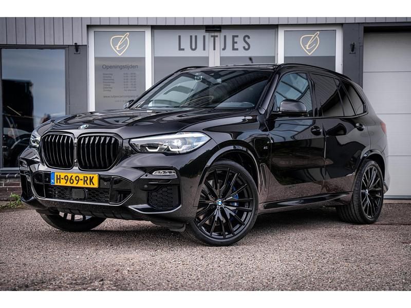 Zwart Gebruikt 2020 BMW X5 Executive SUV | € 53.400 (Eerlijke prijs) - Afbeelding 1/4