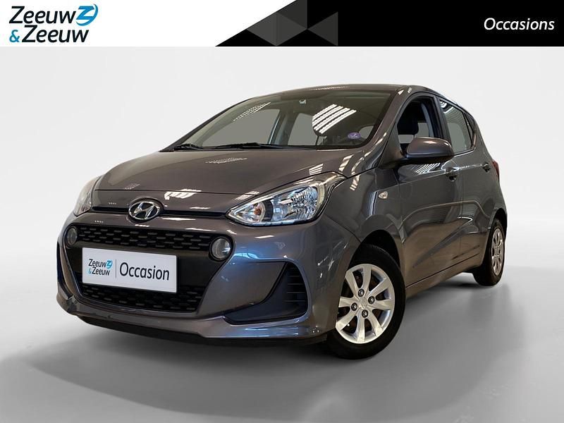 Stardust metallic (v3g) Occasion 2018 Hyundai i10 Comfort Hatchback | € 8.350 (Eerlijke prijs) - Afbeelding 1/4