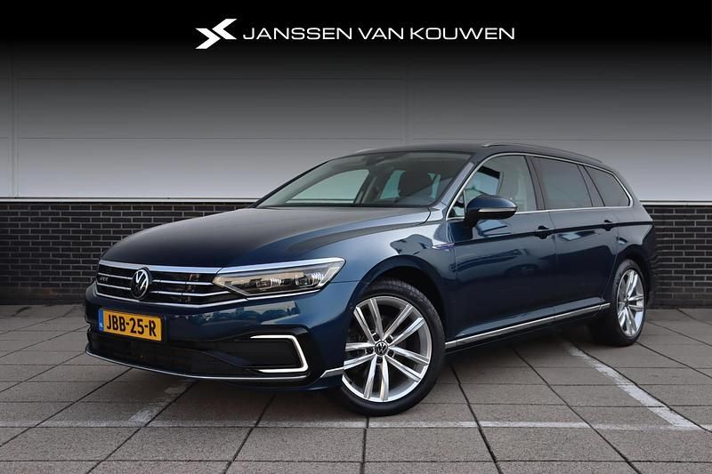 Blauw Gebruikt 2022 VW Passat Business Stationwagen | € 27.945 (Eerlijke prijs) - Afbeelding 1/4