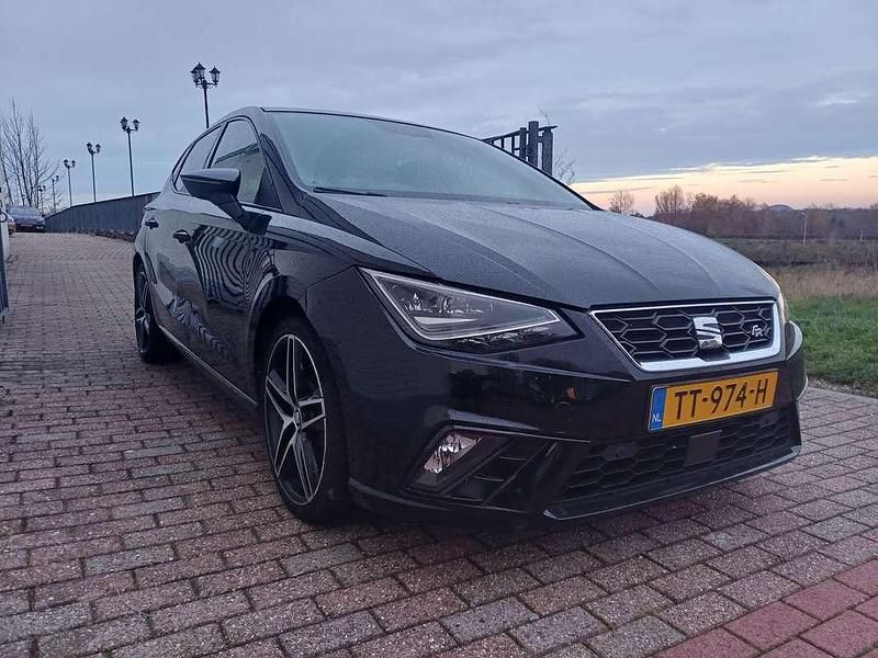 Zwart Gebruikt 2018 Seat Ibiza FR Hatchback | € 7.250 (Super prijs) - Afbeelding 1/4