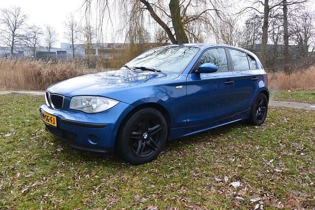 Blauw Occasion 2006 BMW 116 Hatchback | € 1.750 (Eerlijke prijs) - Afbeelding 1/4