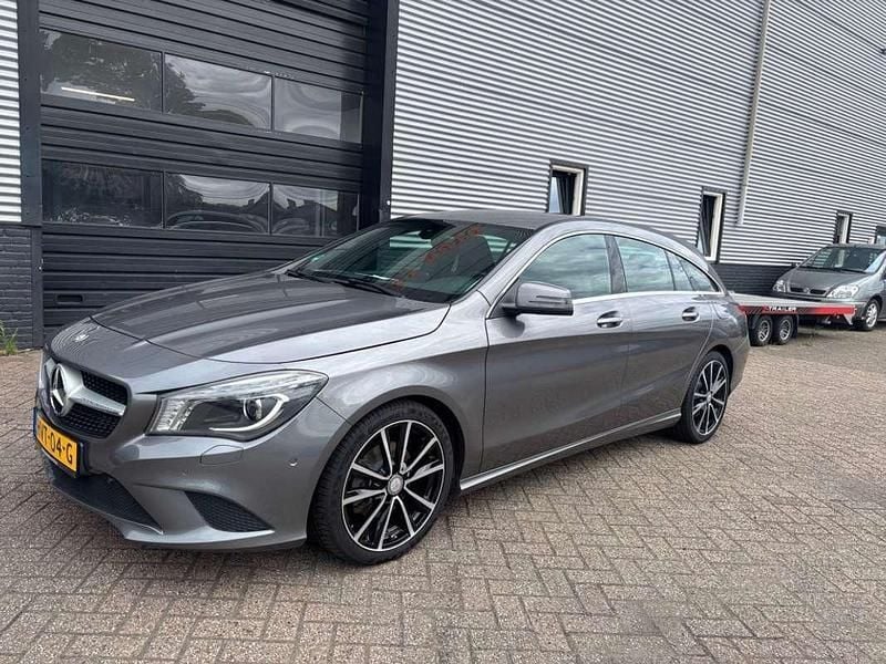 Grijs Gebruikt 2016 Mercedes CLA180 Shooting Brake Stationwagen | € 14.900 (Eerlijke prijs) - Afbeelding 1/4