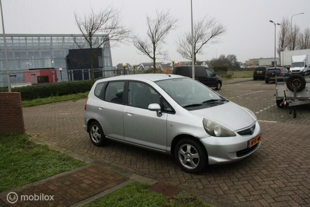 Grijs Gebruikt 2005 Honda Jazz Cool Hatchback | € 1.250 (Eerlijke prijs) - Afbeelding 1/4